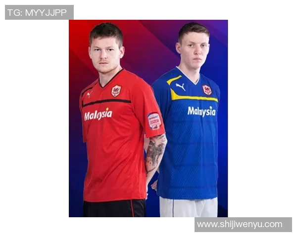 足球明星戴耐克帽子展现时尚风采引领潮流新风尚